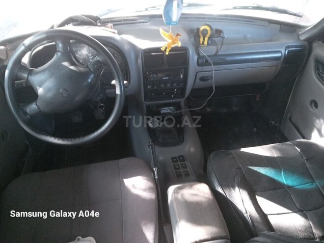 GAZ 3110 2003, 221,943 km - 2.4 l - Salyan