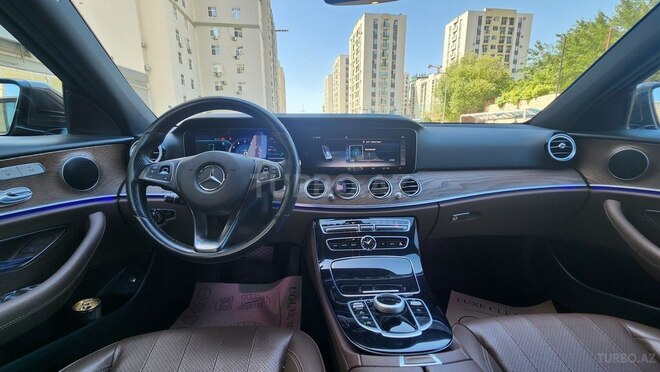 Mercedes E 200