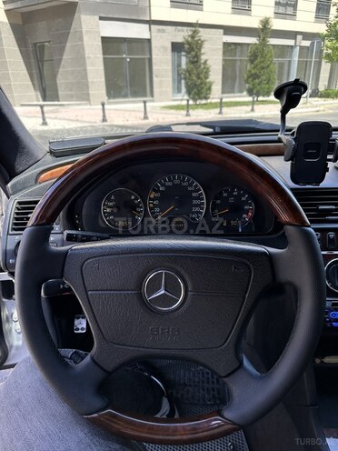 Mercedes C 200