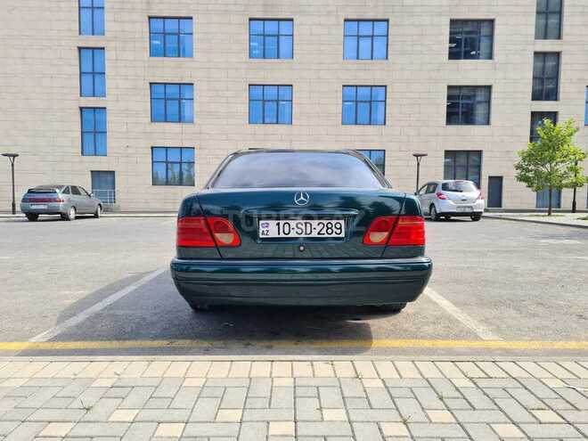 Mercedes E 230