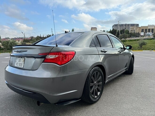 Chrysler 200