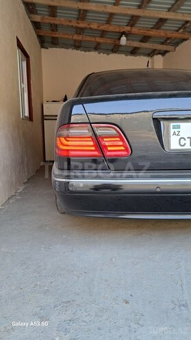 Mercedes E 320