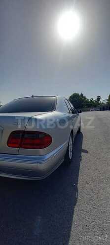 Mercedes E 270 2001, 333,000 km - 2.7 l - Bakı