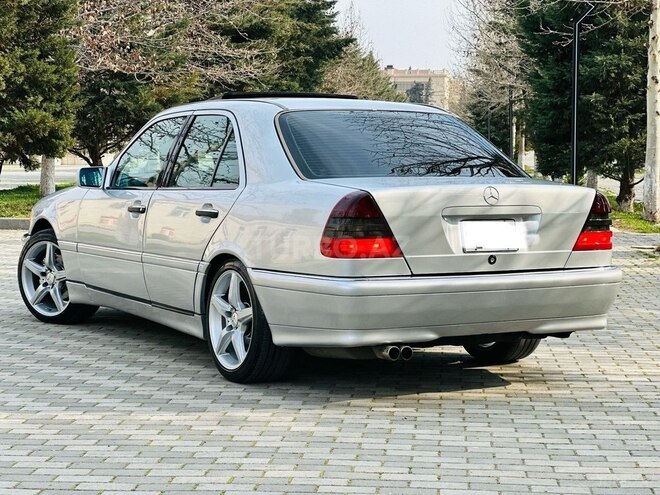 Mercedes C 230