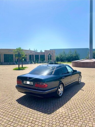 Mercedes E 240 2000, 265,000 km - 2.6 л - Masallı