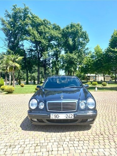 Mercedes E 240 2000, 265,000 km - 2.6 л - Masallı