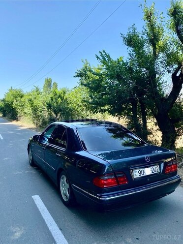 Mercedes E 240 2000, 265,000 km - 2.6 л - Masallı
