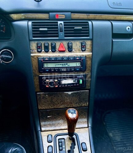 Mercedes E 240 2000, 265,000 km - 2.6 л - Masallı