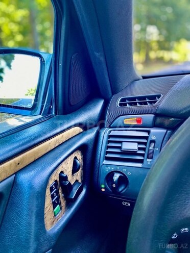 Mercedes E 240 2000, 265,000 km - 2.6 л - Masallı