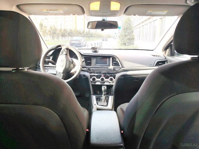 Hyundai Elantra 2018, 83,000 km - 2.0 l - Bakı