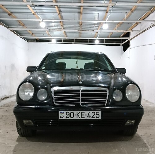 Mercedes E 200