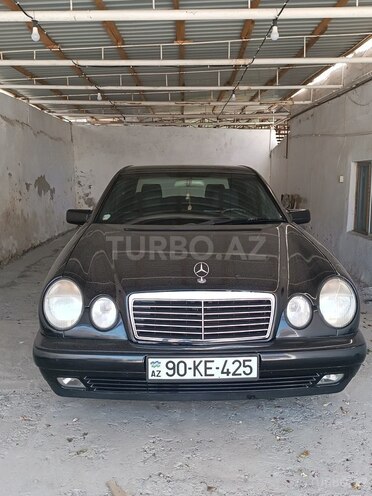 Mercedes E 200