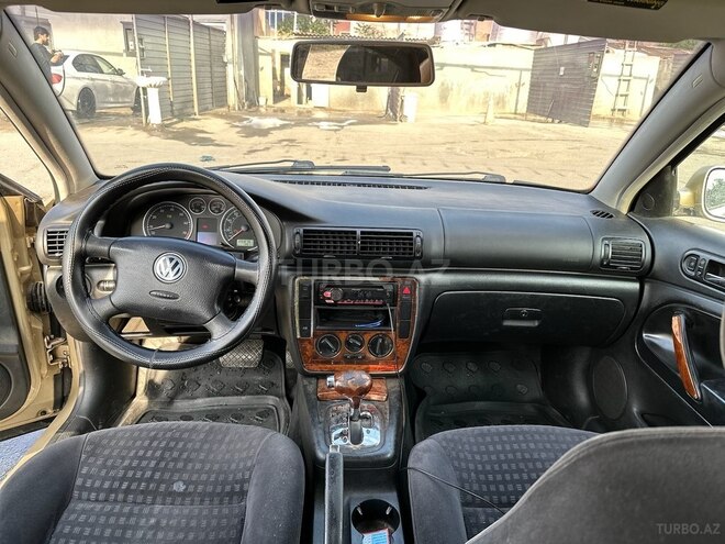 Volkswagen Passat 2001, 269,000 km - 2.8 l - Bakı