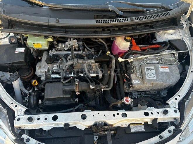 Toyota Prius C 2016, 98,000 km - 1.5 l - Bakı