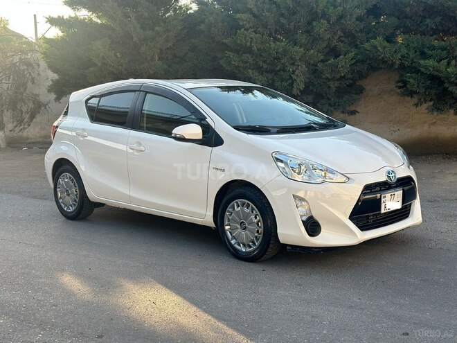Toyota Prius C 2016, 98,000 km - 1.5 l - Bakı