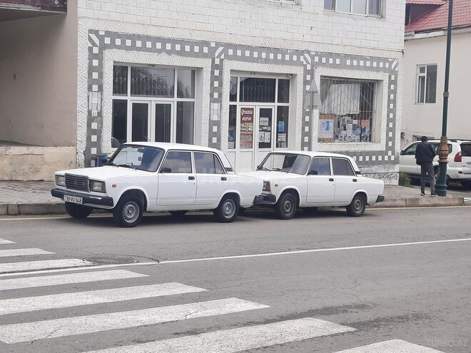 LADA (VAZ) 2107