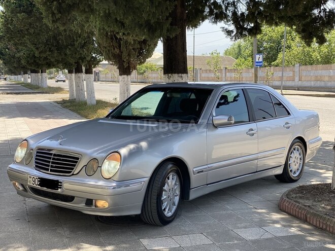 Mercedes E 270