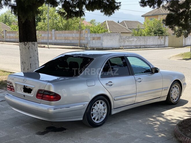 Mercedes E 270