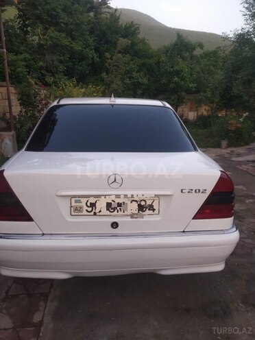 Mercedes C 230