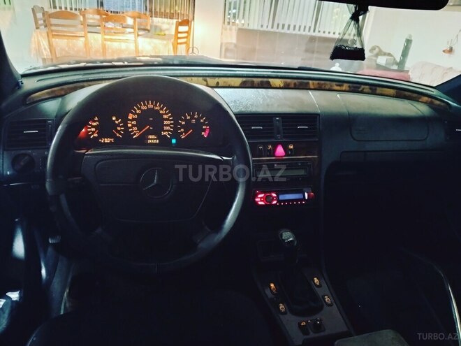 Mercedes C 200 1998, 246,768 km - 2.0 л - Qax