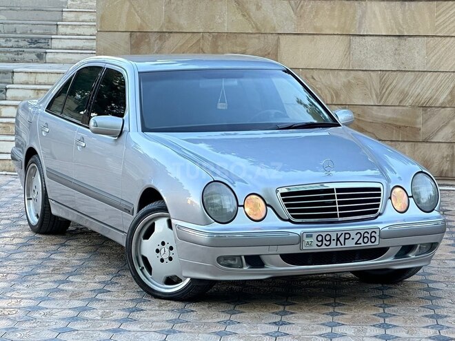 Mercedes E 200