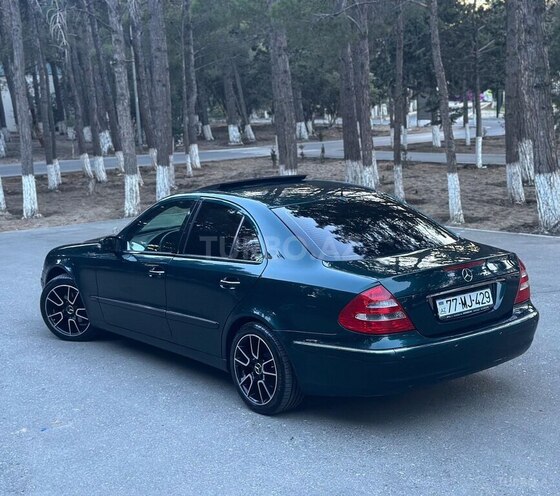 Mercedes E 240