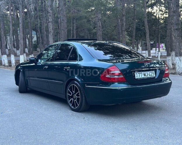 Mercedes E 240