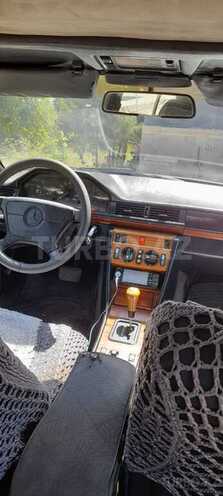 Mercedes E 250 1994, 876,332 km - 2.5 л - Şirvan