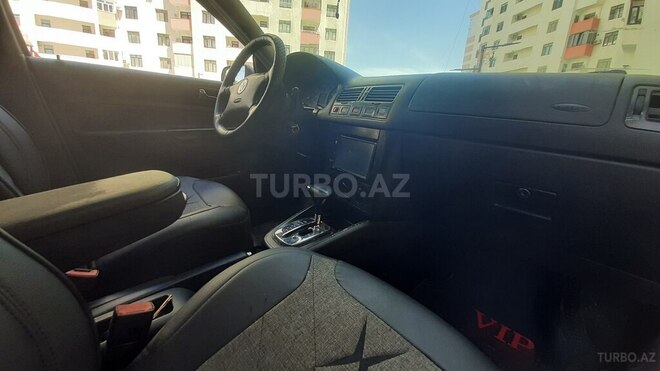 Volkswagen Jetta 2003, 235,852 km - 1.8 л - Bakı
