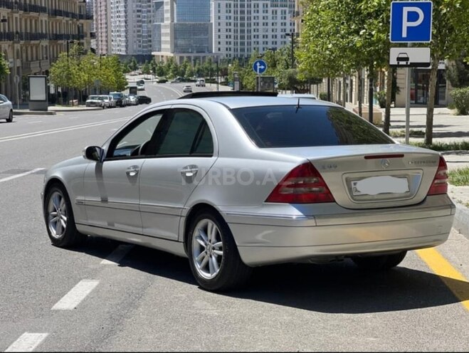 Mercedes C 200