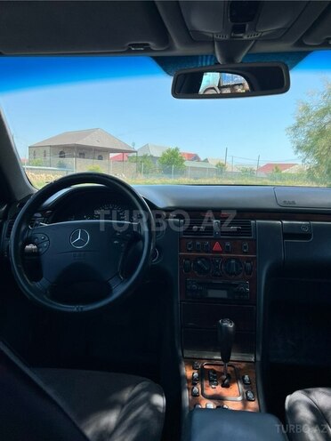 Mercedes E 240 2000, 305,000 km - 2.4 l - Şəmkir