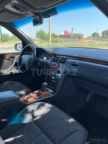 Mercedes E 240 2000, 305,000 km - 2.4 l - Şəmkir
