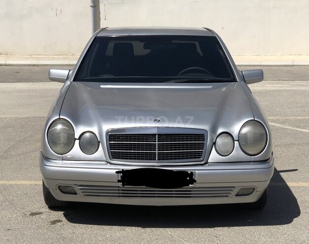 Mercedes E 290