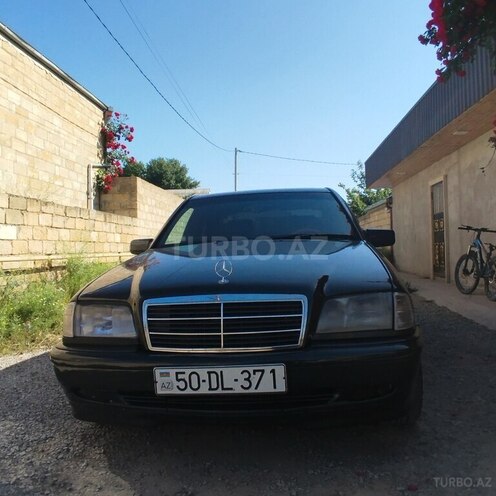 Mercedes C 200