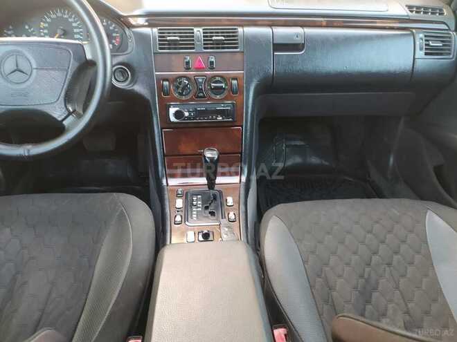 Mercedes E 230 1997, 345,580 km - 2.3 l - Sumqayıt