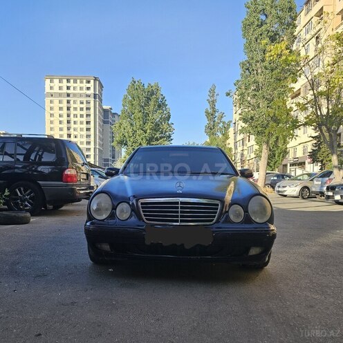 Mercedes E 240