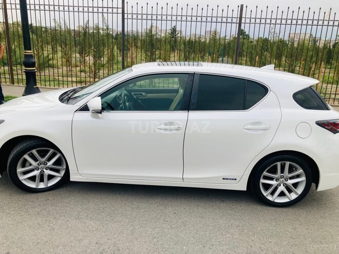 Lexus CT 200h