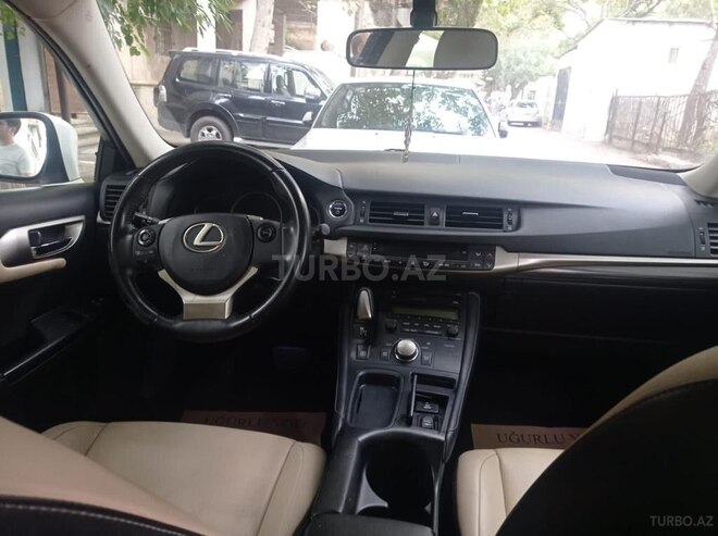 Lexus CT 200h