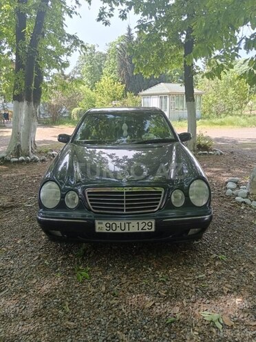 Mercedes E 240