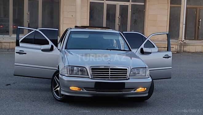 Mercedes C 180