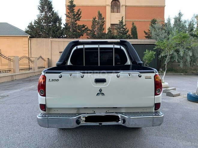 Mitsubishi L200 2008, 197,400 km - 2.5 l - Bakı