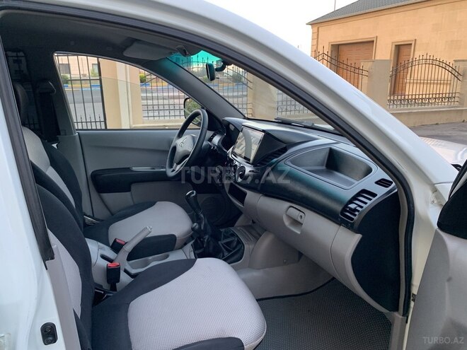 Mitsubishi L200 2008, 197,400 km - 2.5 l - Bakı