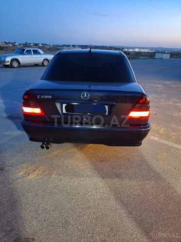 Mercedes C 200