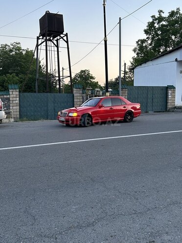 Mercedes C 200 1998, 260,000 km - 2.0 л - Qəbələ