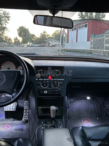 Mercedes C 200 1998, 260,000 km - 2.0 л - Qəbələ