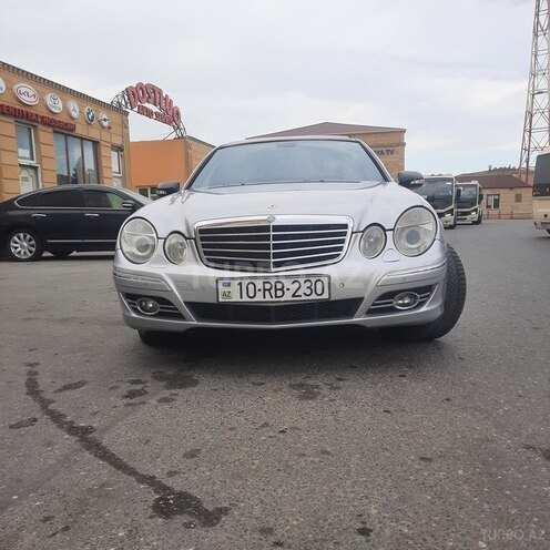 Mercedes E 240