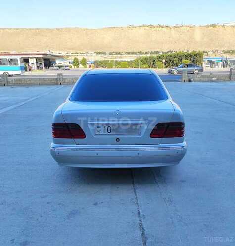 Mercedes E 220 d 2001, 289,000 km - 2.2 l - Bakı