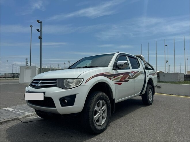 Mitsubishi L200 2015, 185,000 km - 2.5 l - Bakı