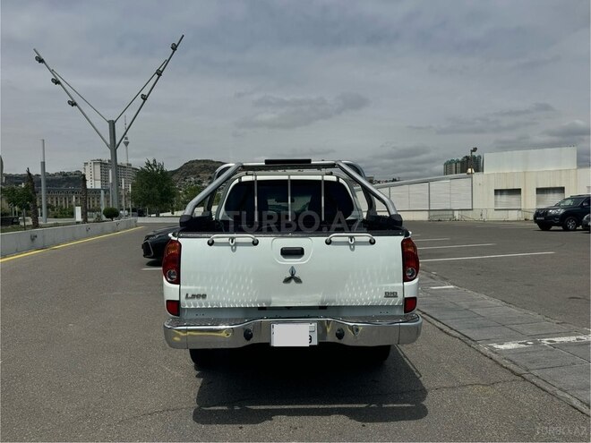 Mitsubishi L200 2015, 185,000 km - 2.5 l - Bakı