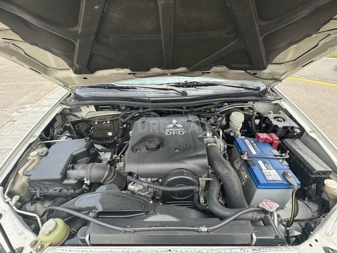 Mitsubishi L200 2015, 185,000 km - 2.5 l - Bakı